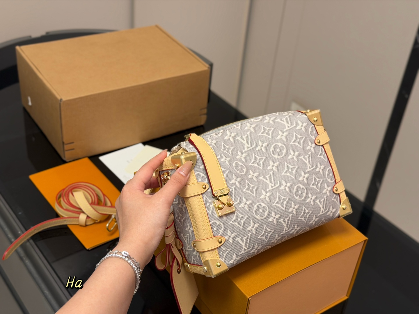Louis Vuitton LV Shipping Box Included | Luxury Designer Fashion Accessory